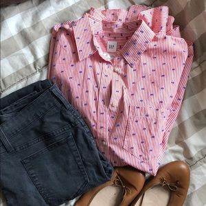Gap Fitted Boyfriend Shirt